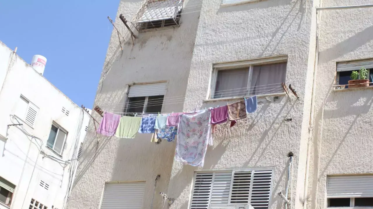 הבניין שממנו נפלה הנערה בעכו, 11 באוגוסט 2015 הבניין שממנו נפלה הנערה בעכו, 11 באוגוסט 2015