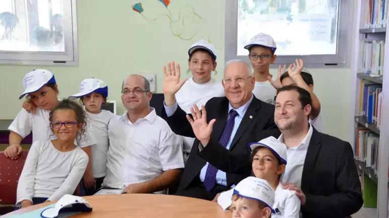 נשיא המדינה, ראובן ריבלין, פתח הבוקר את שנת הלימודים תשע"ו עם תלמידי כיתה א' 'ממ"ד שיל"ת' ביישוב פדואל שבשומרון. 1 בספטמבר 2015 נשיא המדינה, ראובן ריבלין, פתח הבוקר את שנת הלימודים תשע"ו עם תלמידי כיתה א' 'ממ"ד שיל"ת' ביישוב פדואל שבשומרון. 1 בספטמבר 2015