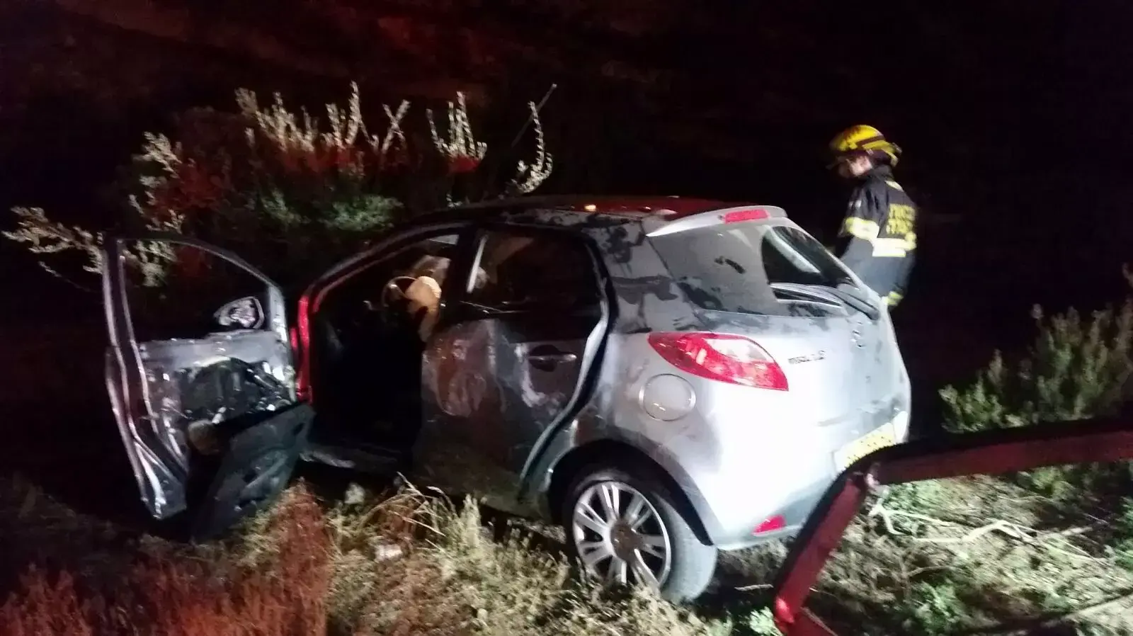 רכב הידרדר לתעלה בשל ידויי אבנים בירושלים רכב הידרדר לתעלה בשל ידויי אבנים בירושלים
