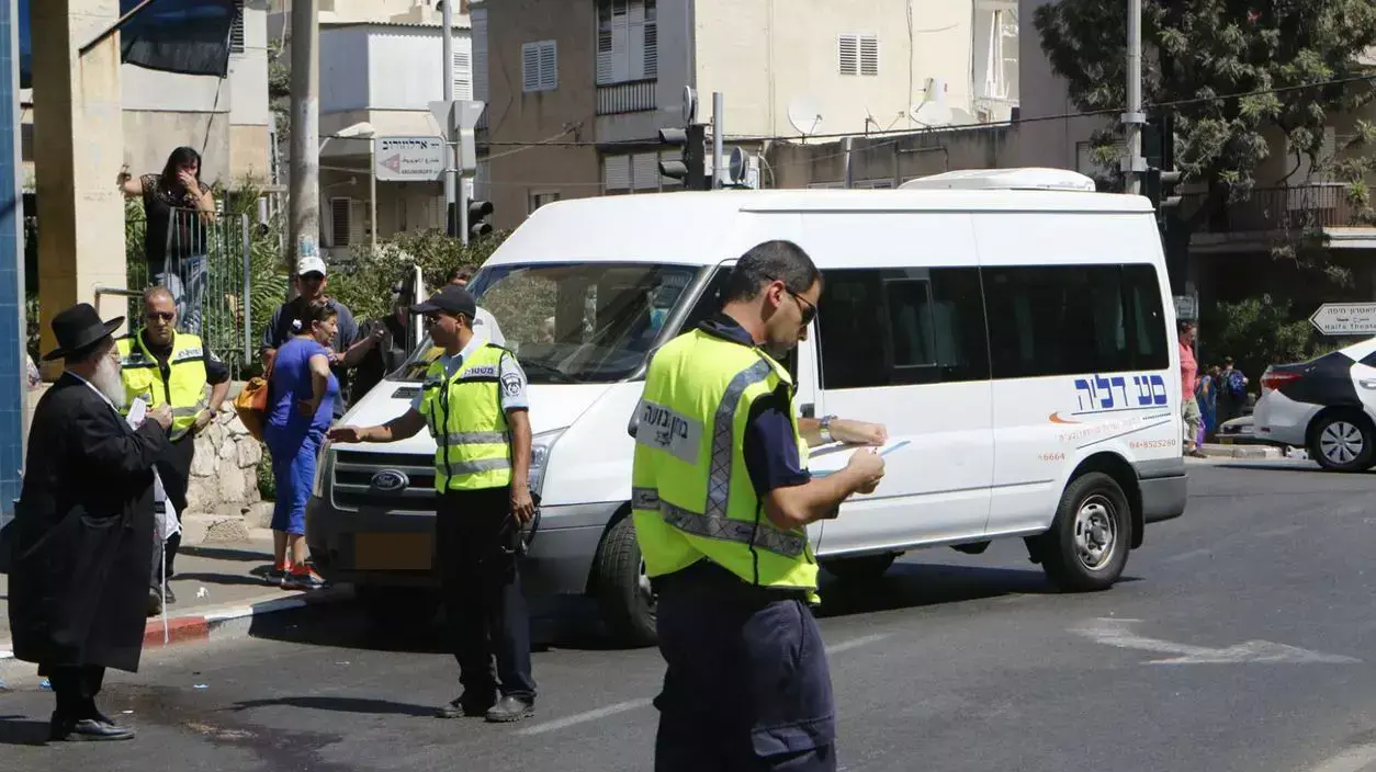 ילד בן 7 נהרג מפגיעת רכב מסחרי בתאונת דרכים בחיפה, 15 בספטמבר 2015. ילד בן 7 נהרג מפגיעת רכב מסחרי בתאונת דרכים בחיפה, 15 בספטמבר 2015.
