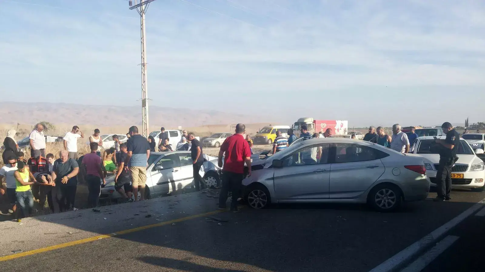 תאונת דרכים חזיתית בין שני כלי רכב בכביש 90 מדרום לצומת שלוחות, 27 בספטמבר 2015 תאונת דרכים חזיתית בין שני כלי רכב בכביש 90 מדרום לצומת שלוחות, 27 בספטמבר 2015