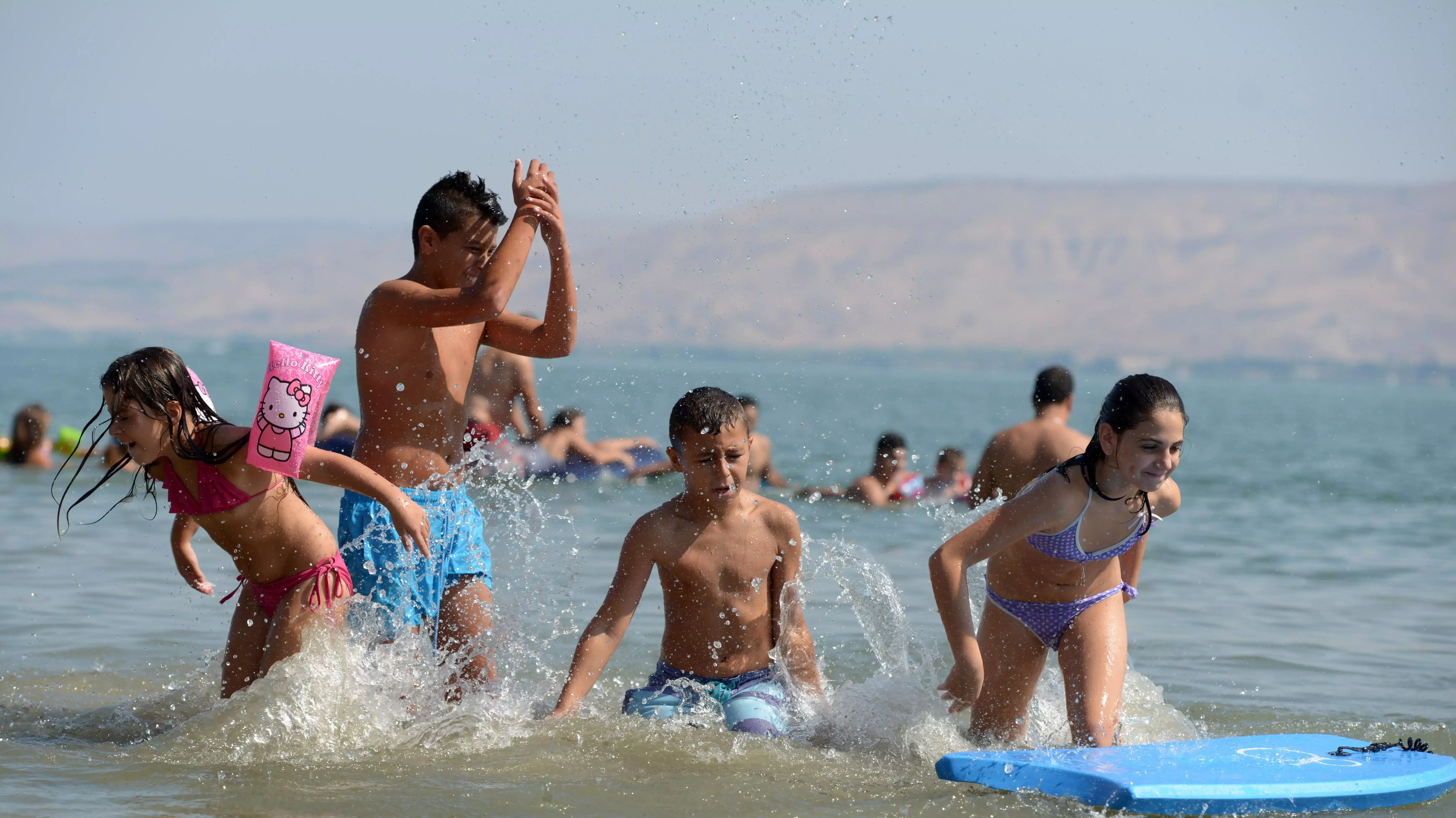 מטיילים בחול המועד סוכות בכינרת, ספטמבר 2015 מטיילים בחול המועד סוכות בכינרת, ספטמבר 2015