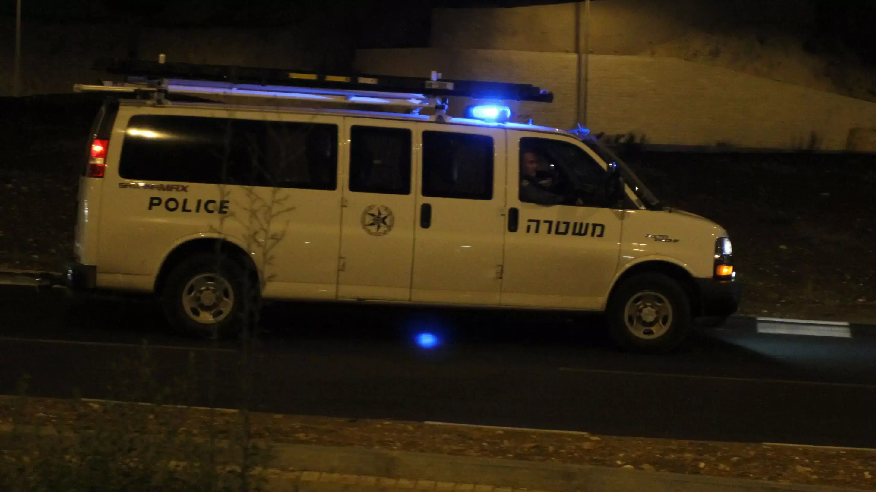 ניידת משטרה ניידת משטרה