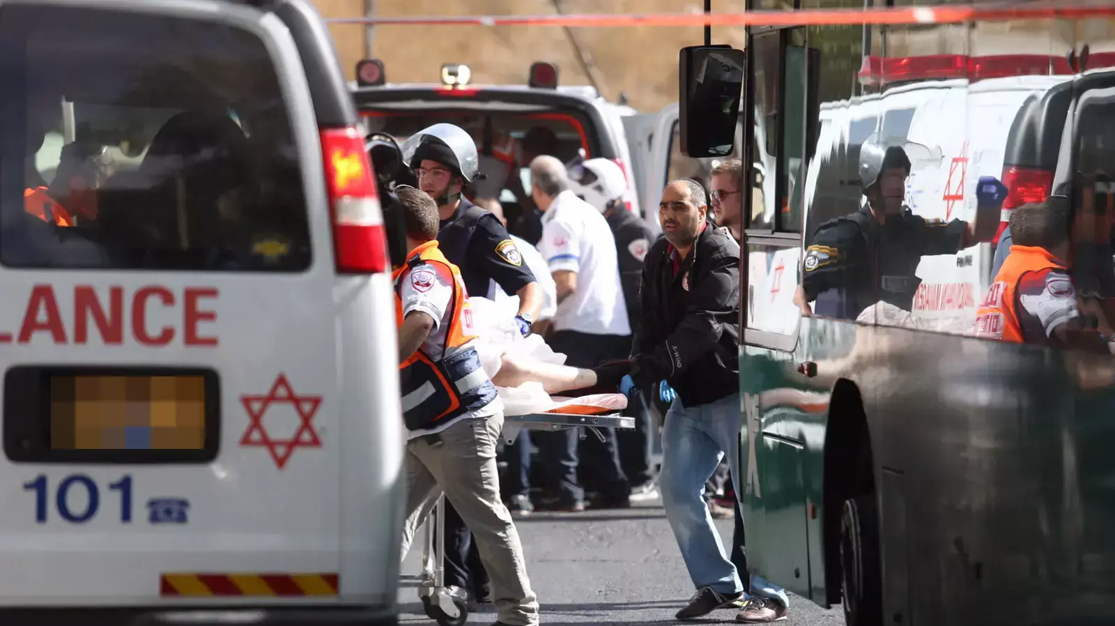 פיגוע דקירה באוטובוס בשכונת ארמון הנציב, ירושלים, 13 באוקטובר 2015 פיגוע דקירה באוטובוס בשכונת ארמון הנציב, ירושלים, 13 באוקטובר 2015