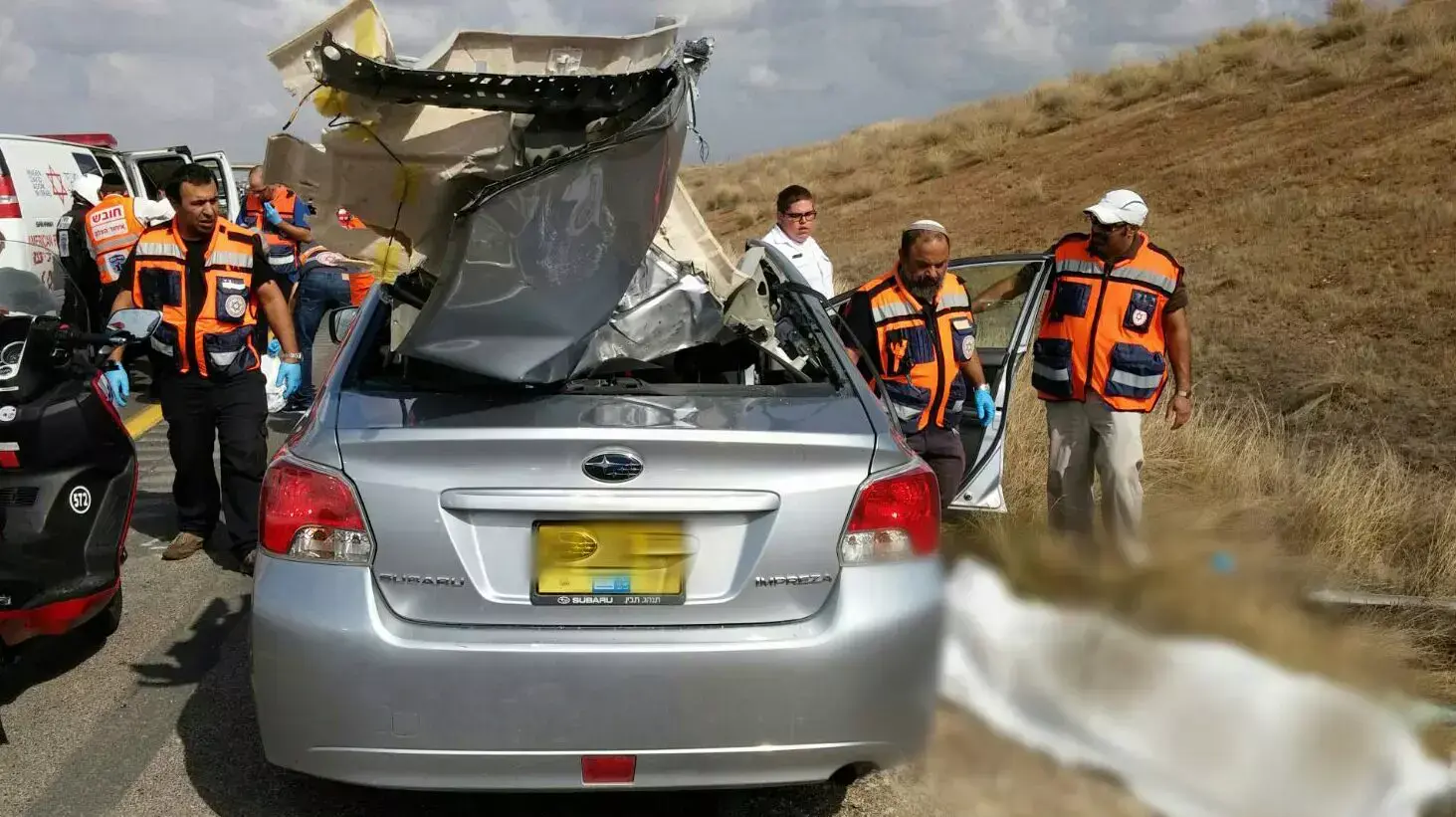 תאונת דרכים בכביש 6 ממחלף קריית גת לכיוון צפון, 28 באוקטובר 2015 תאונת דרכים בכביש 6 ממחלף קריית גת לכיוון צפון, 28 באוקטובר 2015