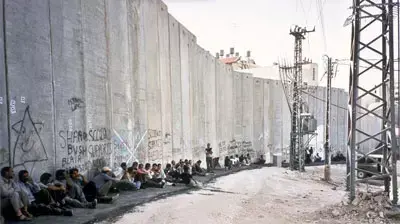 מחסומים ללא גבול תערוכת צילומים של מחסום ווטש בתא מחסומים ללא גבול תערוכת צילומים של מחסום ווטש בתא