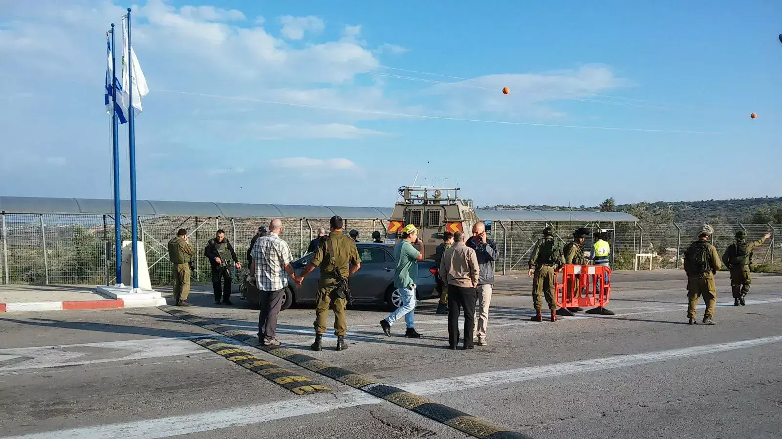 זירת ניסיון פיגוע הדקירה במעבר אליהו שבשומרון, נובמבר 2015 זירת ניסיון פיגוע הדקירה במעבר אליהו שבשומרון, נובמבר 2015