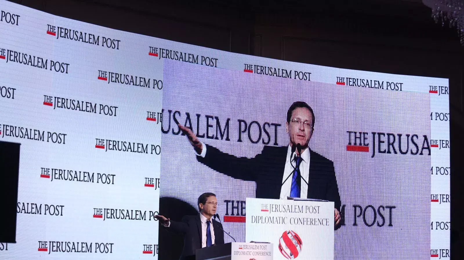 יו"ר האופוזיציה יצחק הרצוג, "וועידת הדיפלומטים" של הג'רוזלם פוסט, ירושלים, 18 בנובמבר 2015 יו"ר האופוזיציה יצחק הרצוג, "וועידת הדיפלומטים" של הג'רוזלם פוסט, ירושלים, 18 בנובמבר 2015