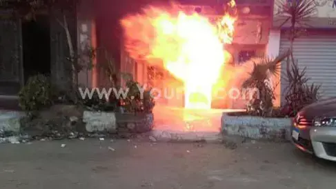 בקבוק תבערה הושלך לעבר מועדון בקהיר, 4 בדצמבר 2015 בקבוק תבערה הושלך לעבר מועדון בקהיר, 4 בדצמבר 2015