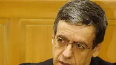 מני מזוז (רפאל בן-ארי) מני מזוז (רפאל בן-ארי)