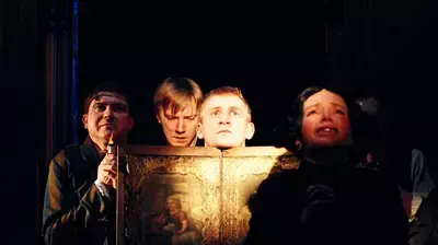 תיאטרון ורשה דרמטיזני Teatr Dramatyczny‏ פולין עם ההצגה זיכרונות