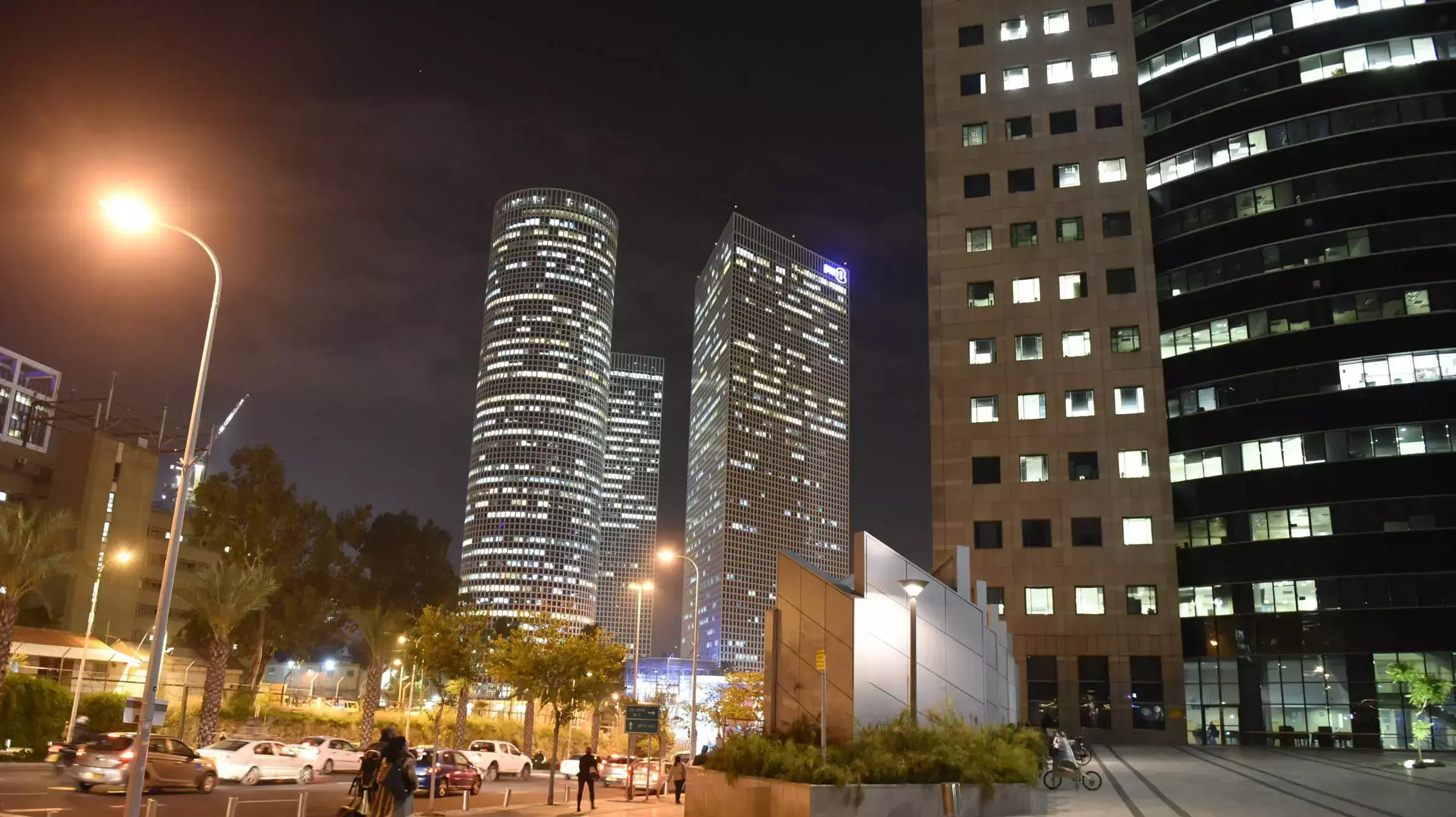 מגדלי עזריאלי, תל אביב. דצמבר 2015 מגדלי עזריאלי, תל אביב. דצמבר 2015