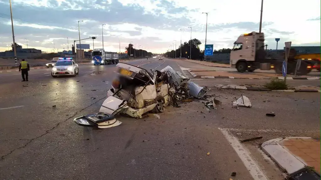 תאונת דרכים בצומת דימונה ירוחם, כביש 25. 17 בינואר 2015 תאונת דרכים בצומת דימונה ירוחם, כביש 25. 17 בינואר 2015