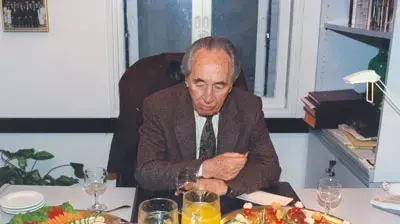 שמעון פרס בוצצו היה שמעון פרס בוצצו היה