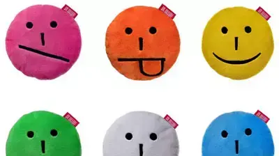 כריות פרצופים (מהאתר הרשמי) כריות פרצופים (מהאתר הרשמי)