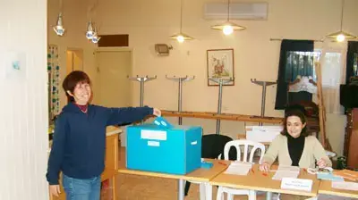 קלפי בקורנית (צילום: דרור ראוך)