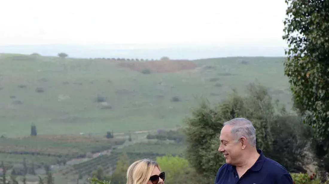 ראש הממשלה בנימין נתניהו ורעייתו שרה בטיול ברמת הגולן, מרץ 2016 ראש הממשלה בנימין נתניהו ורעייתו שרה בטיול ברמת הגולן, מרץ 2016