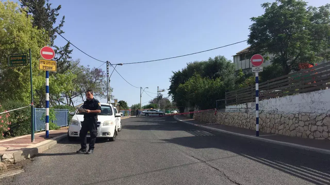 רחוב אבן גבירול בעפולה שבו נדקר למוות נער בן 17. 16 באפריל 2016. רחוב אבן גבירול בעפולה שבו נדקר למוות נער בן 17. 16 באפריל 2016.