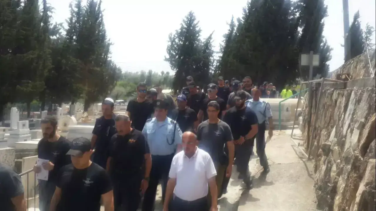 הלוויית ניצולת שואה ערירית שנפטרה בביתה. מעלות, 21 באפריל 2016 הלוויית ניצולת שואה ערירית שנפטרה בביתה. מעלות, 21 באפריל 2016