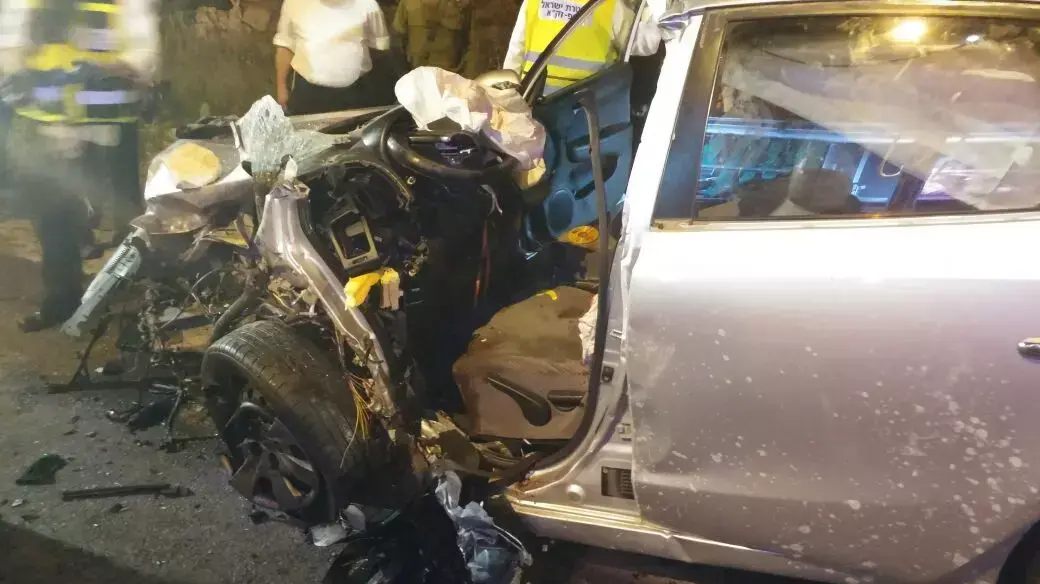 הרוגה ושלושה פצועים בתאונת דרכים בכביש 375 עוקף חוסאן הסמוך לביתר עילית 24 אפריל 2016 הרוגה ושלושה פצועים בתאונת דרכים בכביש 375 עוקף חוסאן הסמוך לביתר עילית 24 אפריל 2016