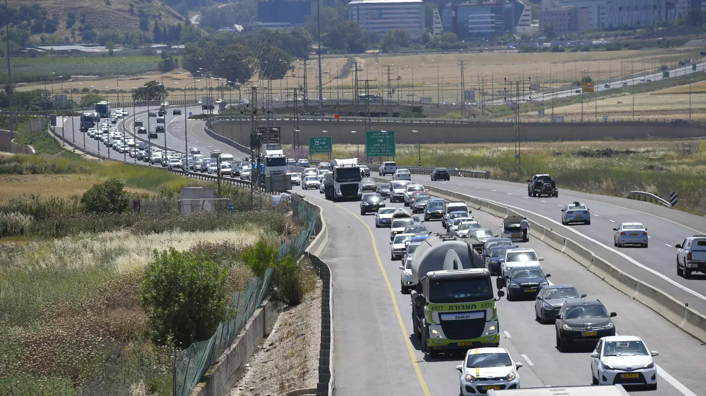 פקקי תנועה בכביש 722 לכיוון צפון. אפריל 2016 פקקי תנועה בכביש 722 לכיוון צפון. אפריל 2016