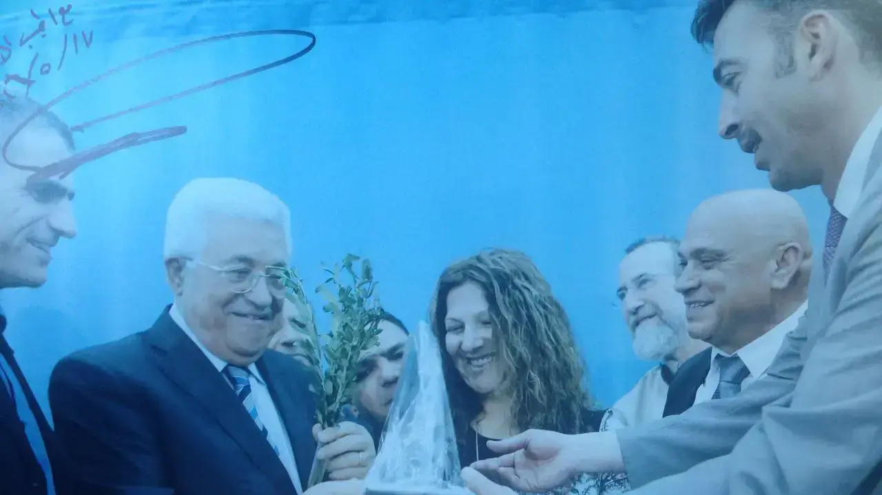 תושבת צפת דריה ארבל במפגש עם אבו מאזן במוקטעה ברמאללה. 23 במאי 2016 תושבת צפת דריה ארבל במפגש עם אבו מאזן במוקטעה ברמאללה. 23 במאי 2016