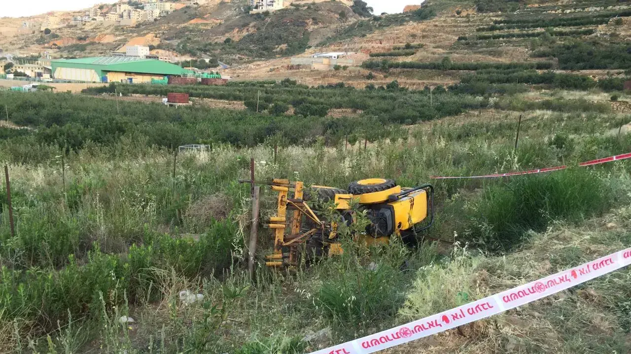 גבר בן 59 נהרג בהתהפכות טרקטור במג'דל שמס, 25 ביוני 2016 גבר בן 59 נהרג בהתהפכות טרקטור במג'דל שמס, 25 ביוני 2016