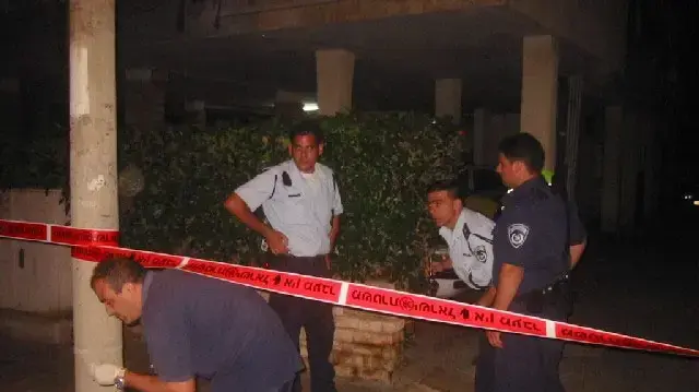 זירת הרצח בבת יים (צילום: משטרת ישראל) זירת הרצח בבת יים (צילום: משטרת ישראל)
