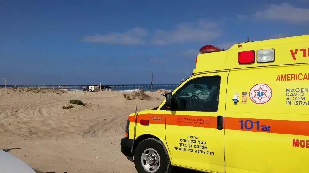 בן 23 טבע למוות בחוף שדות יד ליד קיסריה, 09 יולי 2016 בן 23 טבע למוות בחוף שדות יד ליד קיסריה, 09 יולי 2016