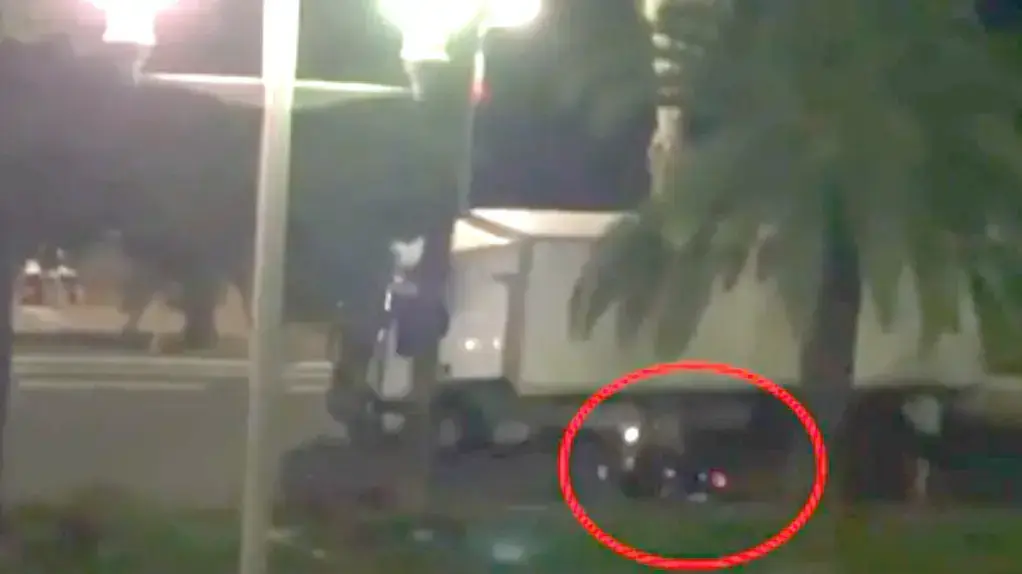 רגעים לפני חיסול המחבל, אופנוען ניסה להשתלט על המשאית רגעים לפני חיסול המחבל, אופנוען ניסה להשתלט על המשאית