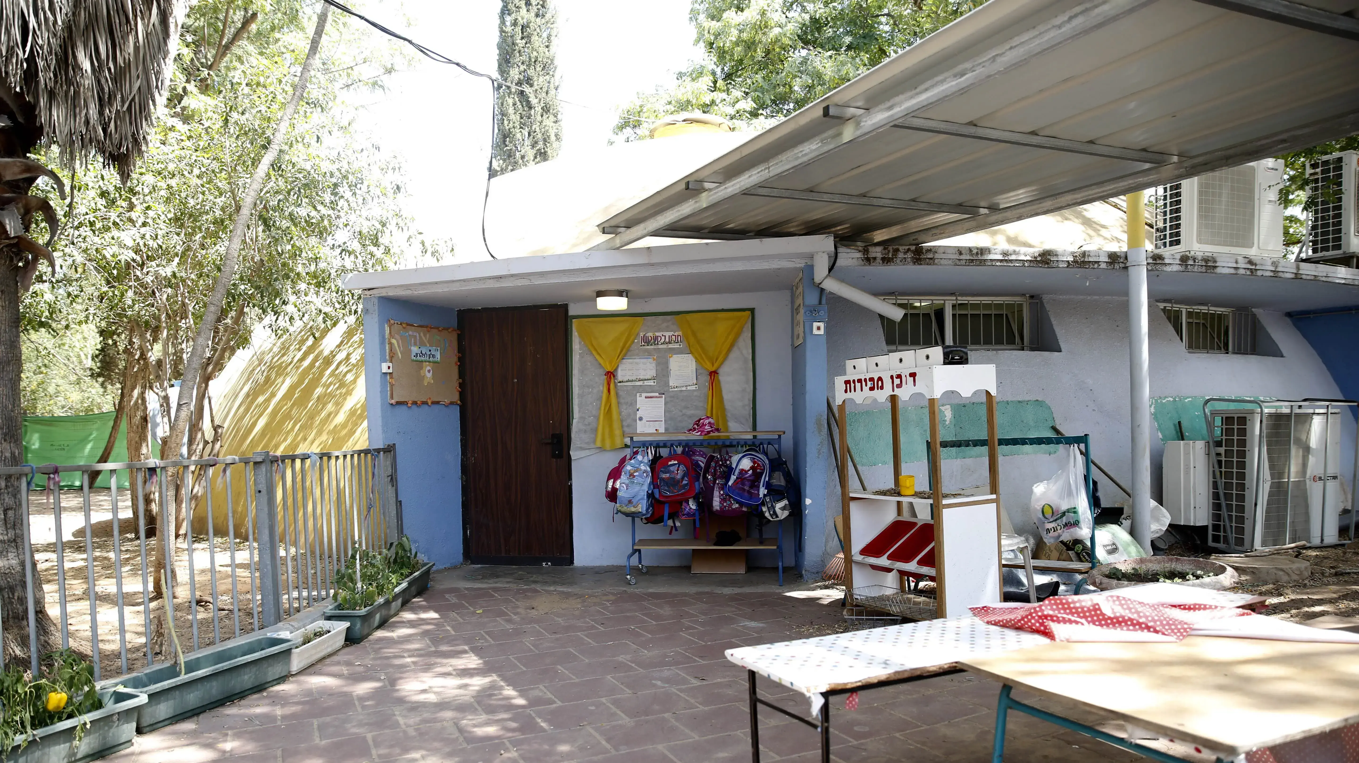 גן ילדים עירוני ברחוב חרוזים ברמת גן. יולי 2016 גן ילדים עירוני ברחוב חרוזים ברמת גן. יולי 2016