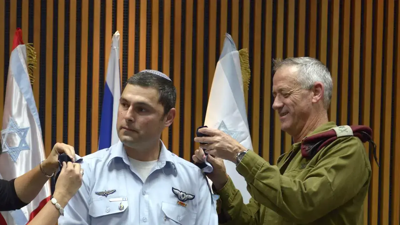 קצין חינוך ראשי הנכנס, תא"ל צביקה (יהודה) פאיראיזן. יולי 2016 קצין חינוך ראשי הנכנס, תא"ל צביקה (יהודה) פאיראיזן. יולי 2016