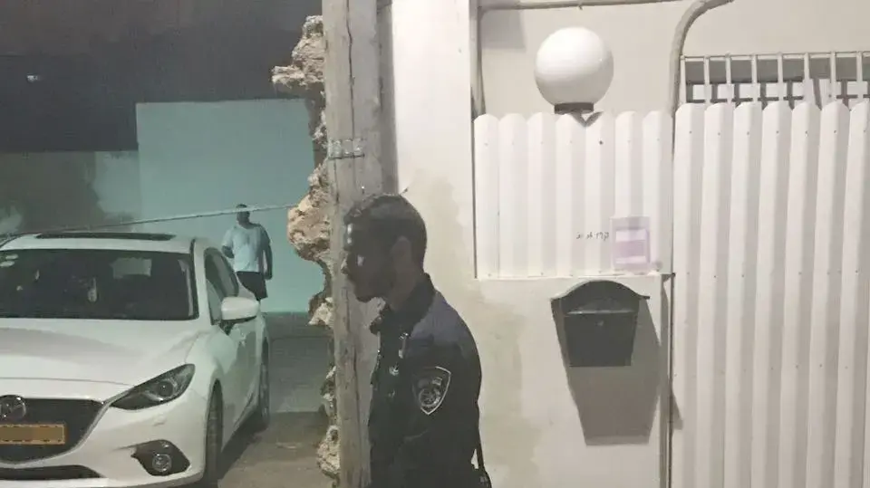 צעיר נורה בדרום תל אביב לאחר ששלף אקדח לעבר שוטרים, יולי 2016 צעיר נורה בדרום תל אביב לאחר ששלף אקדח לעבר שוטרים, יולי 2016