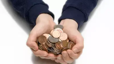 יד מגישה כסף יד מגישה כסף