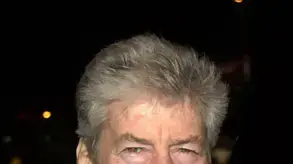 השחקן פול גליסון השחקן פול גליסון