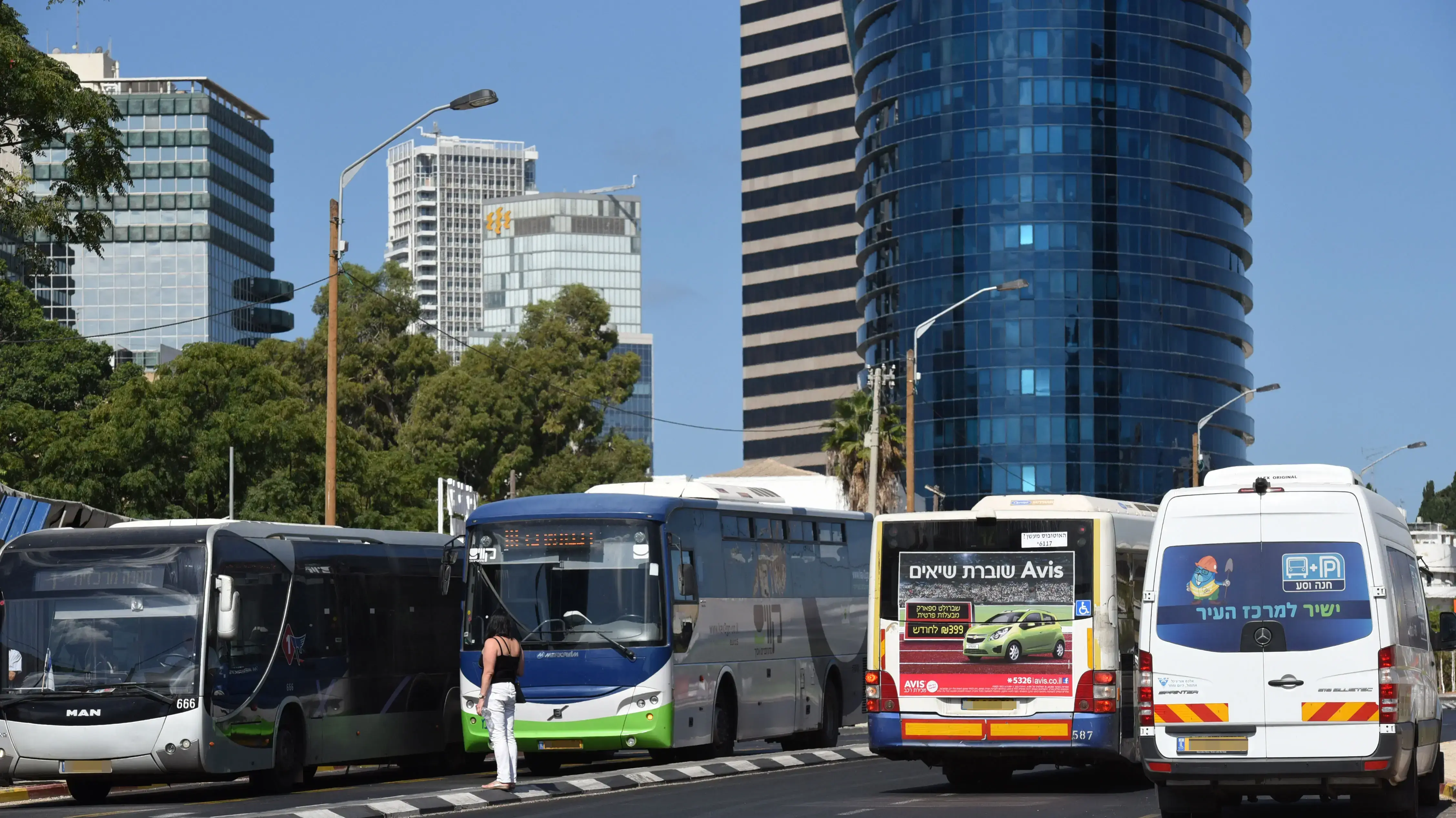 נתצים תחבורה ציבורית בצומת מעריב באזור בניית הרכבת הקלה, אוגוסט 2016 נתצים תחבורה ציבורית בצומת מעריב באזור בניית הרכבת הקלה, אוגוסט 2016