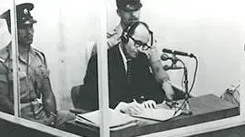 אייכמן בתא הזכוכית הממוגן אייכמן בתא הזכוכית הממוגן