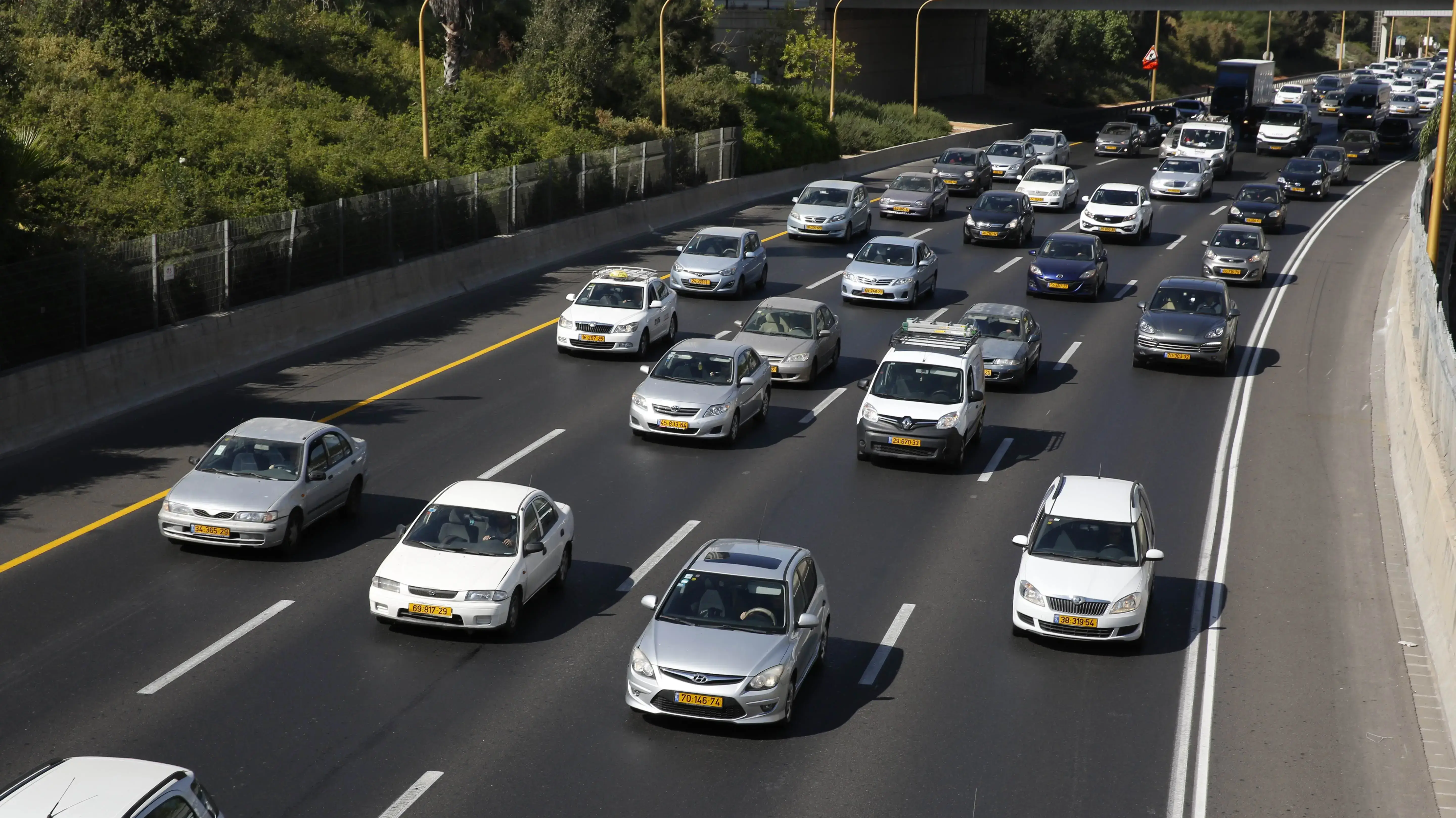 פקקים בנתיבי איילון עבודות בתחנות הרכבת בתל אביב פקקים בנתיבי איילון עבודות בתחנות הרכבת בתל אביב