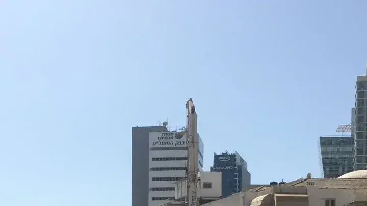 באתר בניה ברחוב לבונטין פינת יהודה הלוי בת"א התהפך מנוף באתר בניה ברחוב לבונטין פינת יהודה הלוי בת"א התהפך מנוף