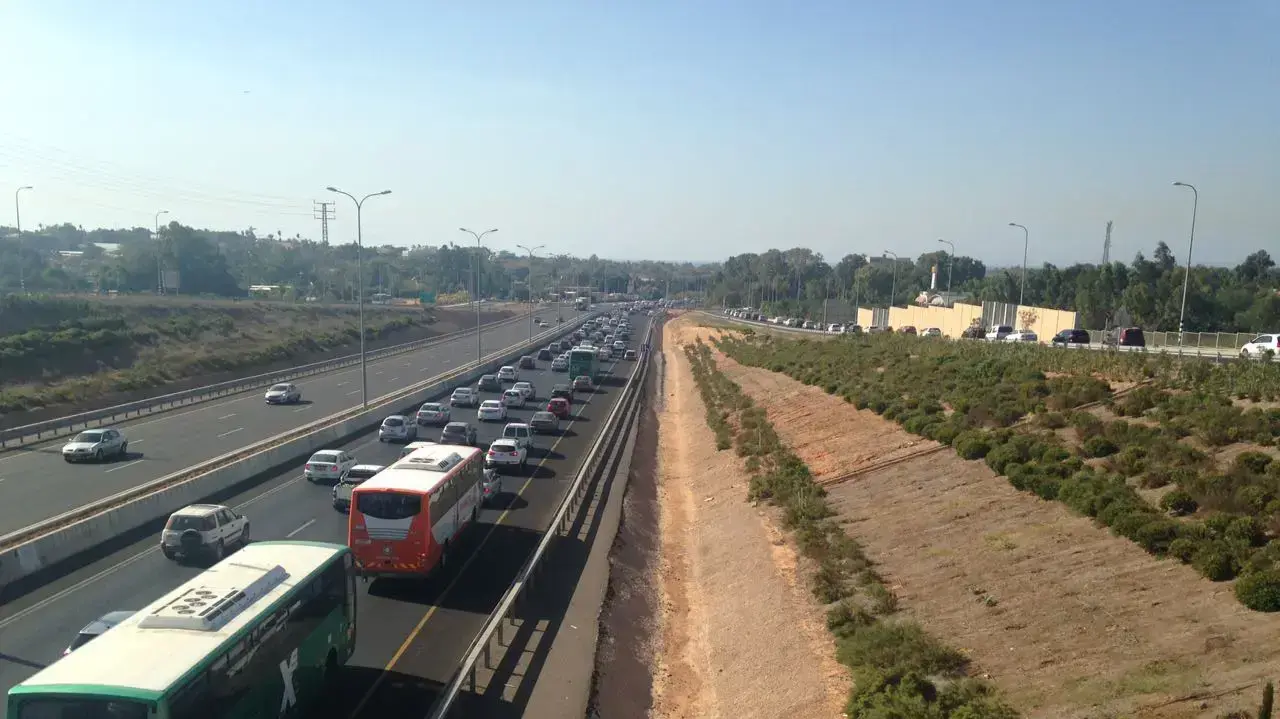 עומס תנועה בכביש 2 בערב ראש השנה, 2 באוקטובר 2016