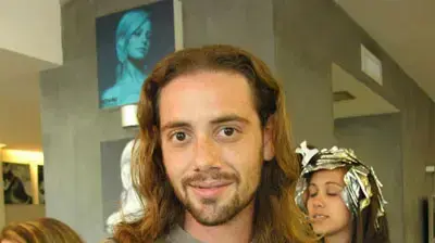 גקו אייזנברג במספרה של רפי חובב כוכב נולד שלוש גקו אייזנברג במספרה של רפי חובב כוכב נולד שלוש
