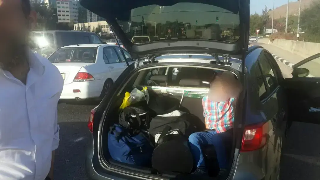 ילד שהוכנס לתא מטען של מכונית באזור עפולה, 16 באוקטובר 2016 ילד שהוכנס לתא מטען של מכונית באזור עפולה, 16 באוקטובר 2016