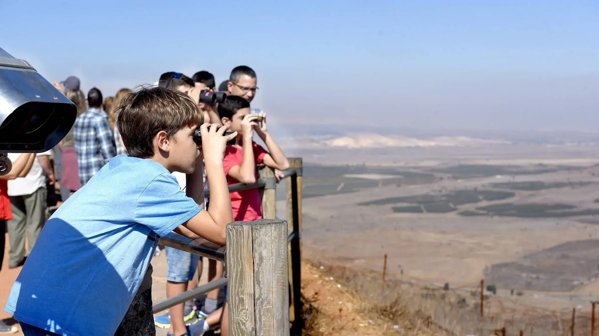 מטיילים במצפה הר בנטל שברמת הגולן. 23 באוקטובר 2016 מטיילים במצפה הר בנטל שברמת הגולן. 23 באוקטובר 2016