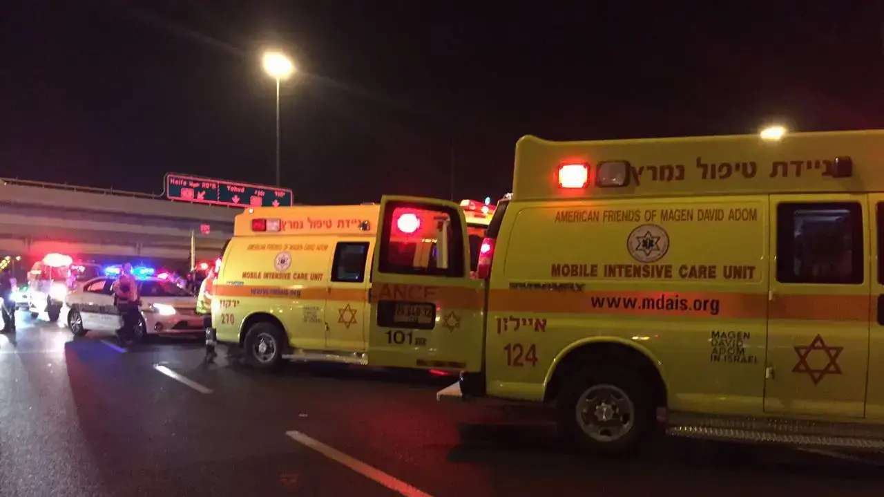 תאונת דרכים במחלף מסובים. אוקטובר 2016 תאונת דרכים במחלף מסובים. אוקטובר 2016