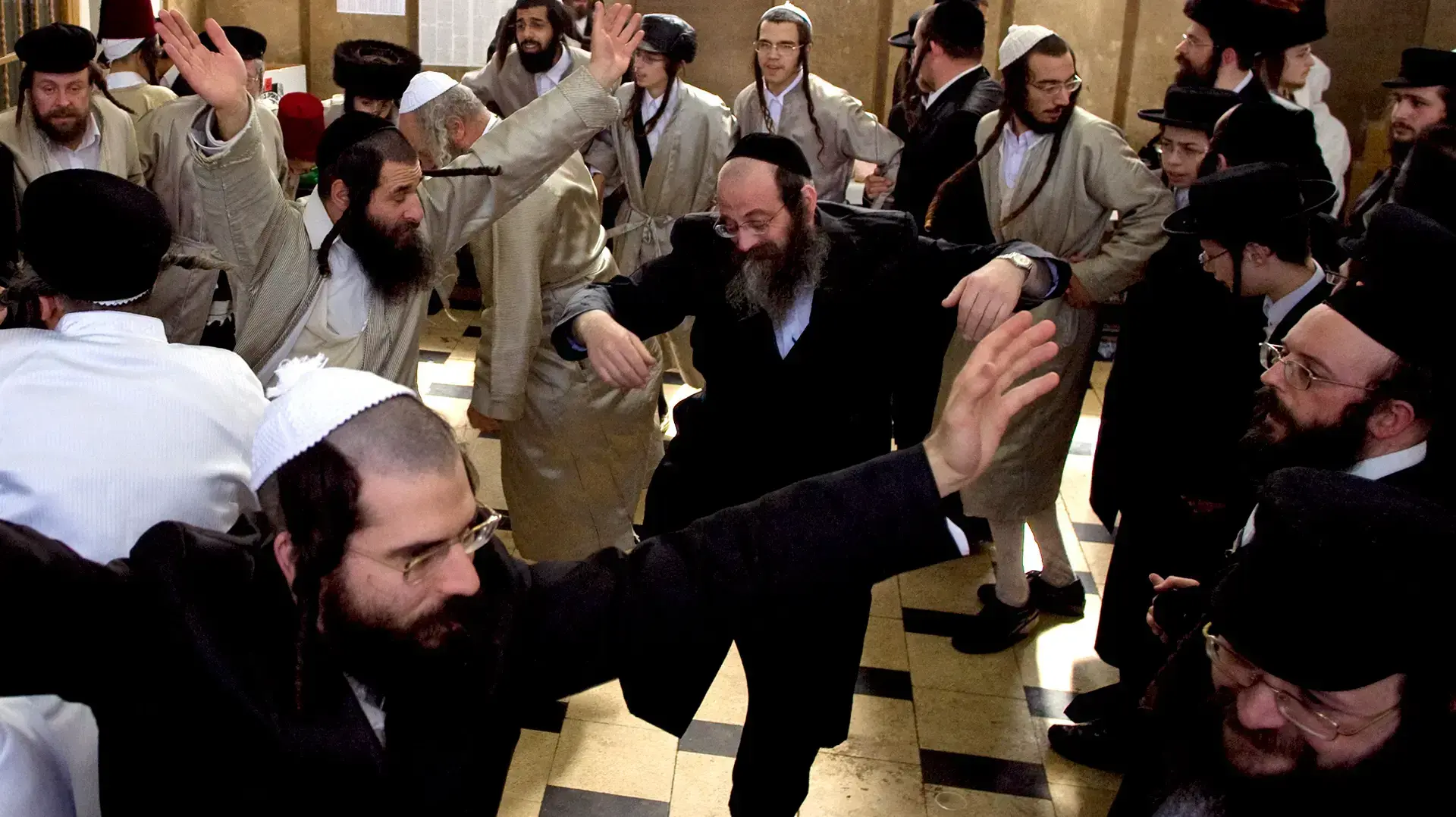 חרדים רוקדים במסיבת פורים בישיבה בירושלים, מרץ 2009 חרדים רוקדים במסיבת פורים בישיבה בירושלים, מרץ 2009