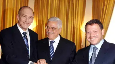אהוד אולמרט עם המלך עבדאללה ואבו מאזן בירדן (משה מילנר לעמ) אהוד אולמרט עם המלך עבדאללה ואבו מאזן בירדן (משה מילנר לעמ)