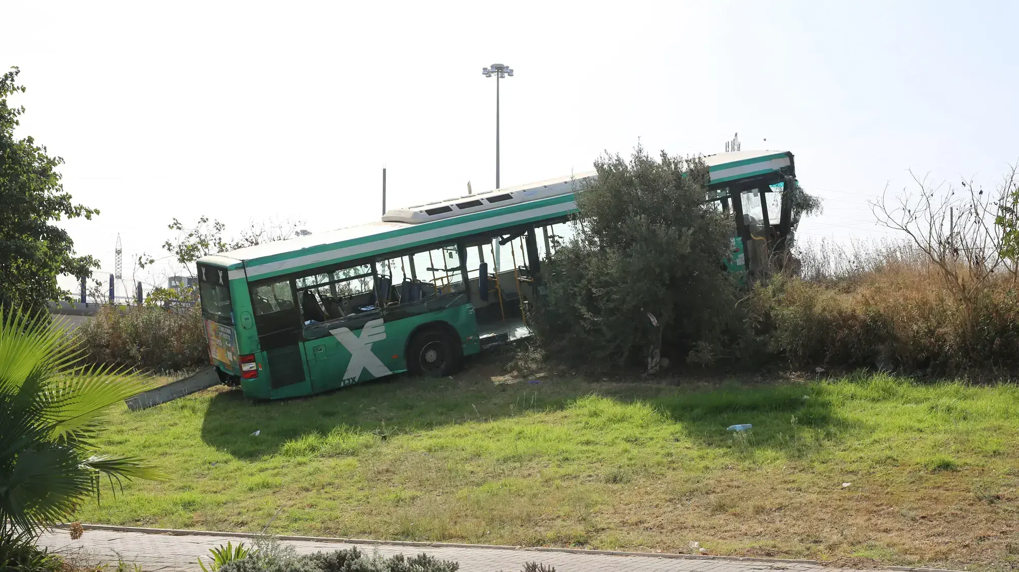 תאונת דרכים בין אוטובוסים וכלי רכב פרטיים, חולון. 20 בנובמבר 2016 תאונת דרכים בין אוטובוסים וכלי רכב פרטיים, חולון. 20 בנובמבר 2016