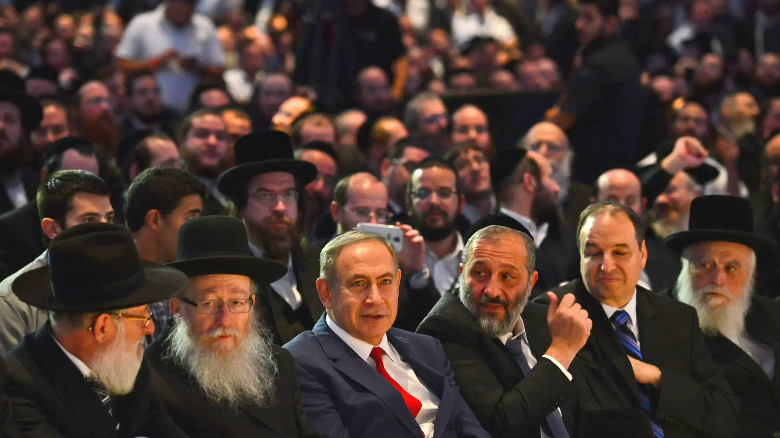 ראש הממשלה בנימין נתניהו, שר הבריאות יעקב ליצמן ושר הפנים אריה דרעי בוועידת המודיע בנושא כלכלה ועסקים, 20 בנובמבר 2016 ראש הממשלה בנימין נתניהו, שר הבריאות יעקב ליצמן ושר הפנים אריה דרעי בוועידת המודיע בנושא כלכלה ועסקים, 20 בנובמבר 2016