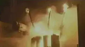 תחנת שנאים ברצועת עזה בוערת אחרי תקיפת צהל (צילום: CNN) תחנת שנאים ברצועת עזה בוערת אחרי תקיפת צהל (צילום: CNN)