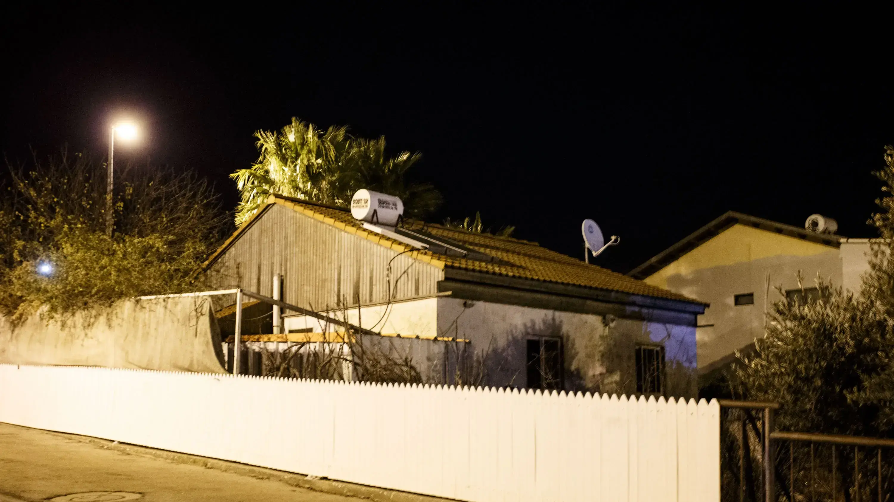 ביתה של אישה מבוגרת ששכניה שכנעו אותה להעביר את הבעלות על דירתה, צפת, 4 בדצמבר 2016 ביתה של אישה מבוגרת ששכניה שכנעו אותה להעביר את הבעלות על דירתה, צפת, 4 בדצמבר 2016